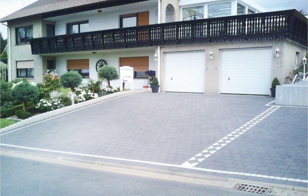 2 Bedroom Nice Apartment In Bad Pyrmont Exterior foto